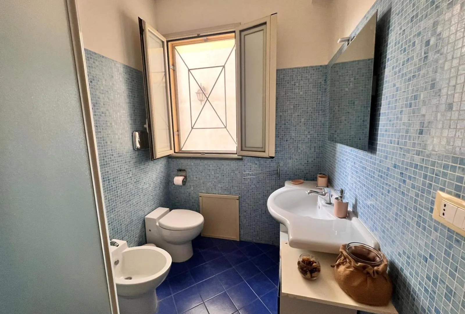 Holiday home Apollonia Casa Vacanze A Pochi Passi Dal Lungo Mare Di Catania Italy